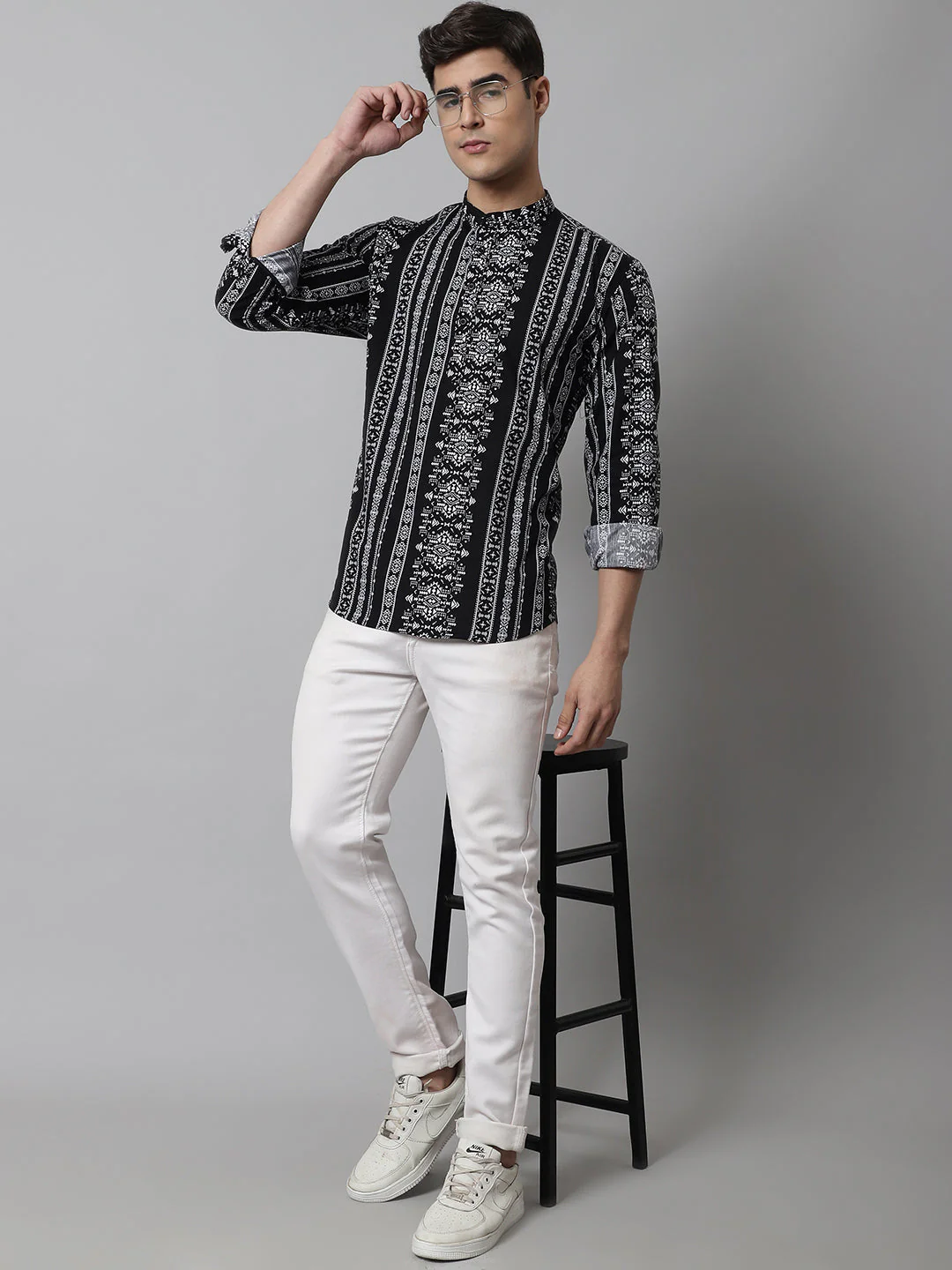 Artistic Splendor All Over Printed Pure Cotton Kurta - Black - Image 5